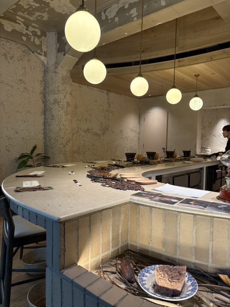 茅場町nibの店内カウンター