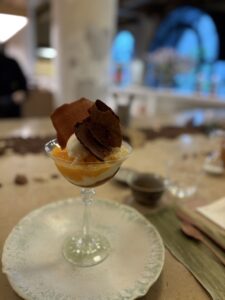 茅場町nibのカカオを使用したみかんのパフェ